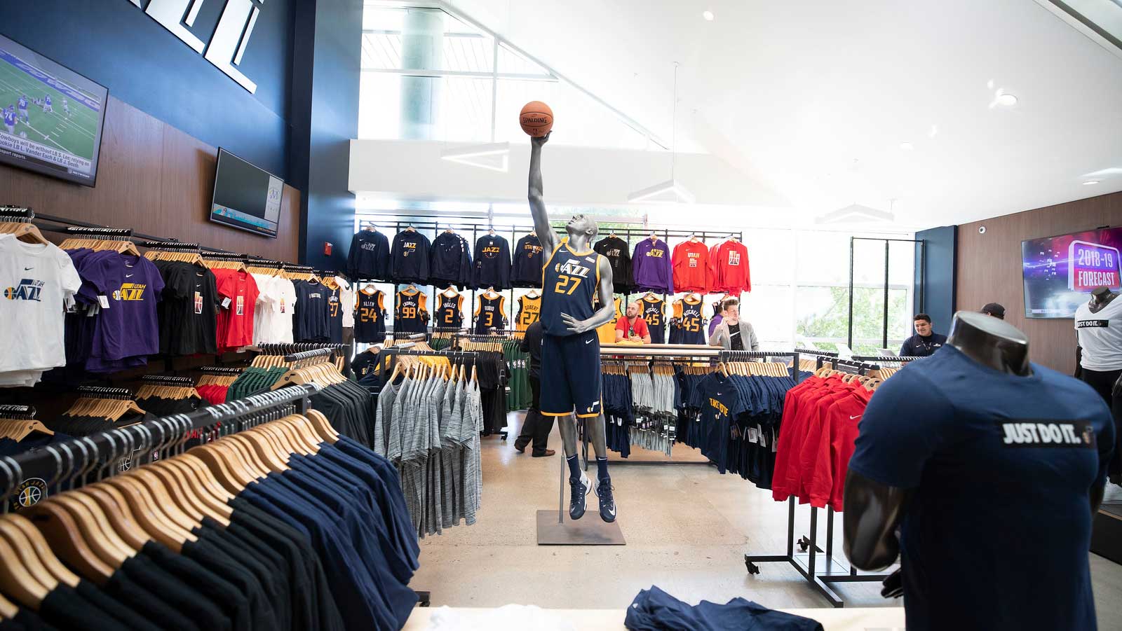 Jazz Team Store to Celebrate Re-Opening at Vivint Smart Home Arena with  Public Event on May 23 – The Larry H. Miller Company