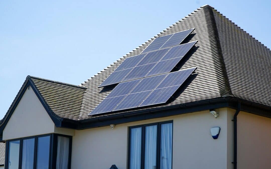 Selling a House With Solar Panels in Arizona: What Actually Transfers